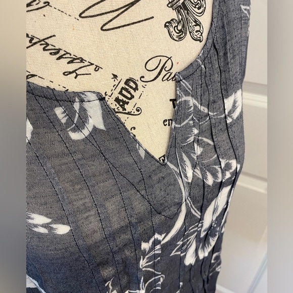 Christopher & Banks Size Large - Picture 4 of 9